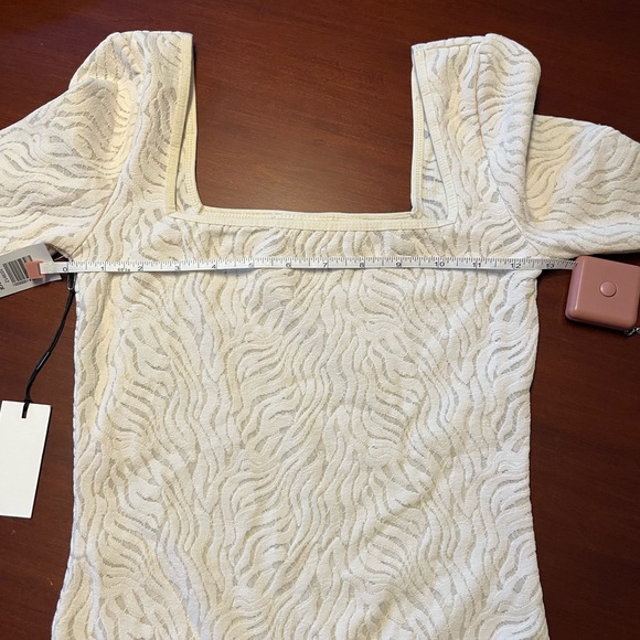 Aritzia Babaton Shapelace Longsleeve Bodysuit Birch XS NWT Sculpting Shaping - Picture 6 of 6